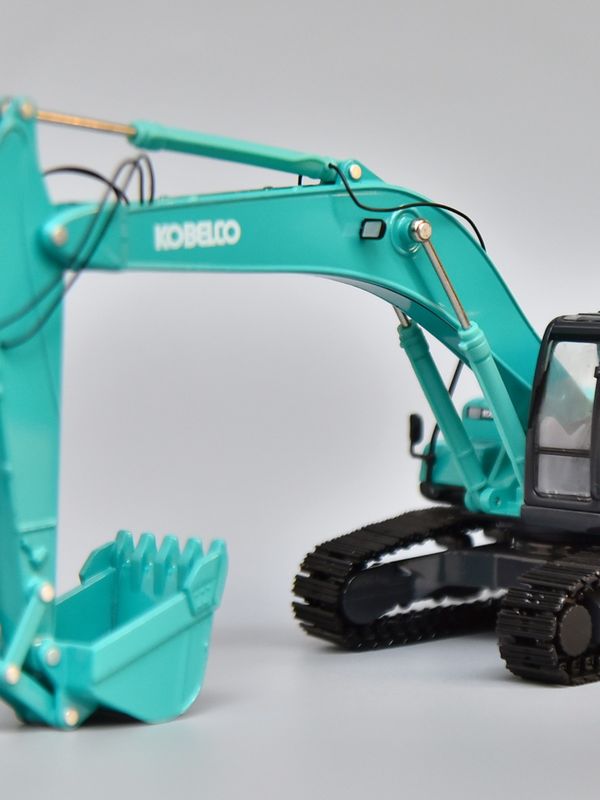 KOBELCO SK330 합금 발굴기 모델 1/50 스케일 금속 수집품 장식 장난감