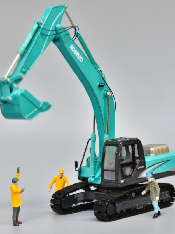 KOBELCO SK330 합금 발굴기 모델 1/50 스케일 금속 수집품 장식 장난감