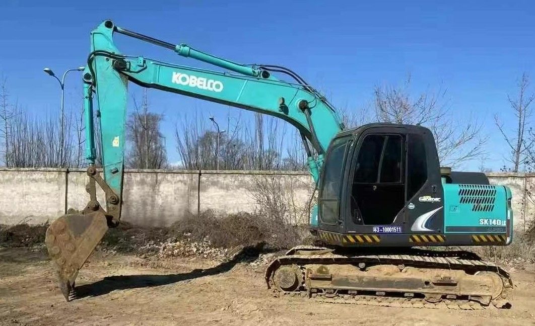 사용중인 2018 Kobelco SK140-8 5000 운영시간의 수압 발굴기 작동 준비