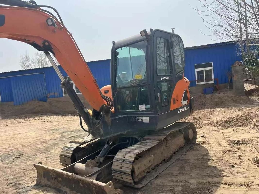 잘 유지되고 사용 된 2020 Doosan DX60-9C 6톤 발굴기 조경 공용 작업