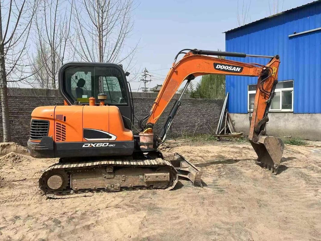 잘 유지되고 사용 된 2020 Doosan DX60-9C 6톤 발굴기 조경 공용 작업