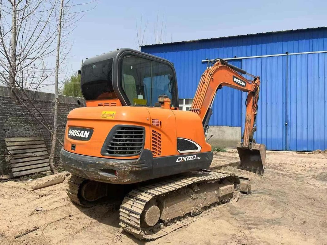 잘 유지되고 사용 된 2020 Doosan DX60-9C 6톤 발굴기 조경 공용 작업