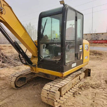 사용 된 CAT 305.5E2 미니 발굴기 27.2kN 팔 발굴 힘 컴팩트 견고한 수압 장치