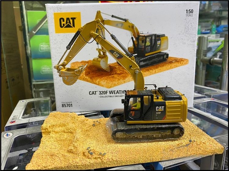 다이 캐스트 마스터 DM 85701 Caterpillar 320F 수압 발굴기 1:50 다이 캐스트 엔지니어링 모델