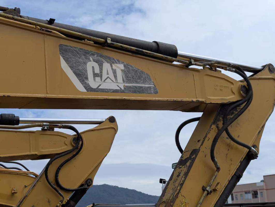 CAT C4.2 ACERT 엔진이 장착된 기존의 CAT 312D 수압 발굴기 13,000kg 운영 무게 6.44m 최대 발굴 깊이