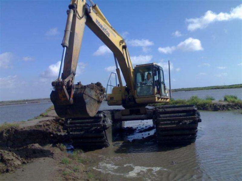 SY135 320D 유압 워킹 모터용 맞춤형 수륙양용 굴삭기 부유 폰툰 트랙 슈 체인 공급업체